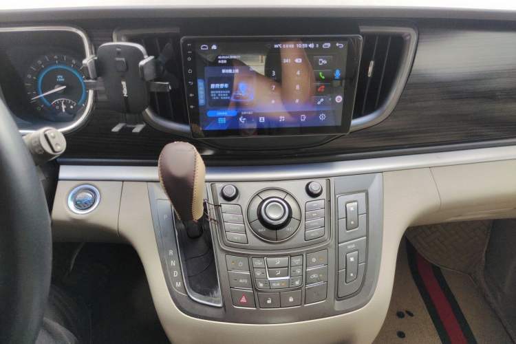 Used Buick GL8 2011 3.0L GT Luxury Business Haoya Edition Audio And AC Panel