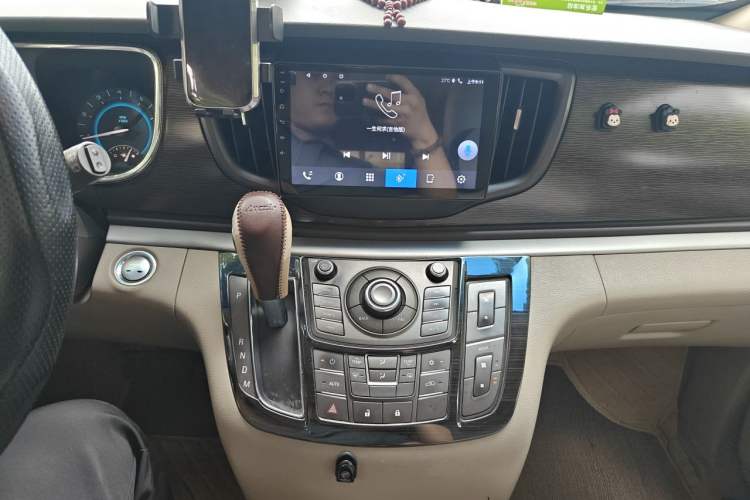 Used Buick GL8 2011 2.4L CT Luxury Business Comfort Edition Audio And AC Panel