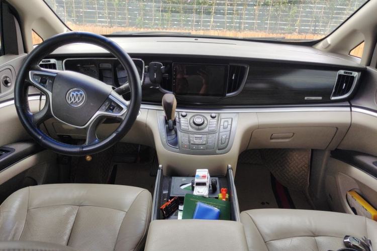 Used Buick GL8 2011 3.0L GT Luxury Business Haoya Edition Center Console