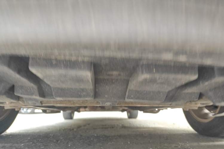 Used Buick GL8 2011 2.4L CT Luxury Business Comfort Edition Chassis Front