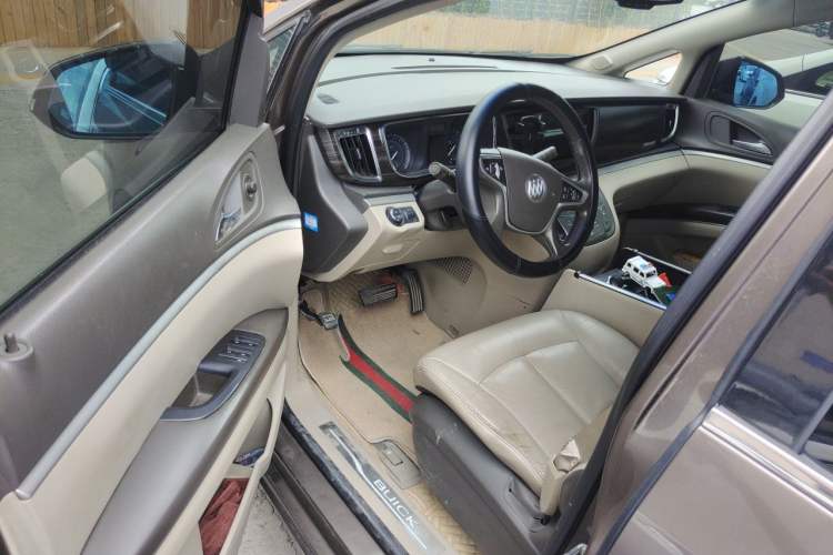 Used Buick GL8 2011 3.0L GT Luxury Business Haoya Edition Driver Seat