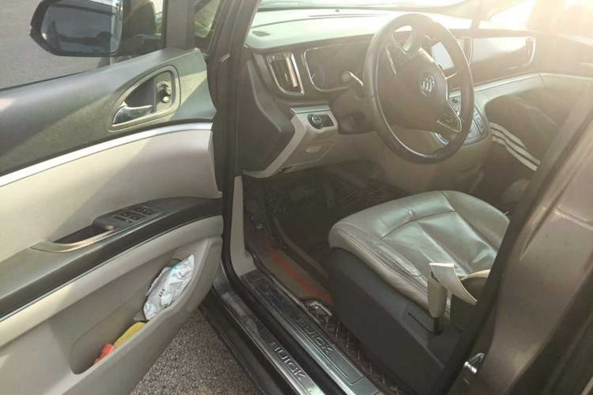 Used Buick GL8 2011 2.4L LT Luxury Business Executive Edition Driver Seat