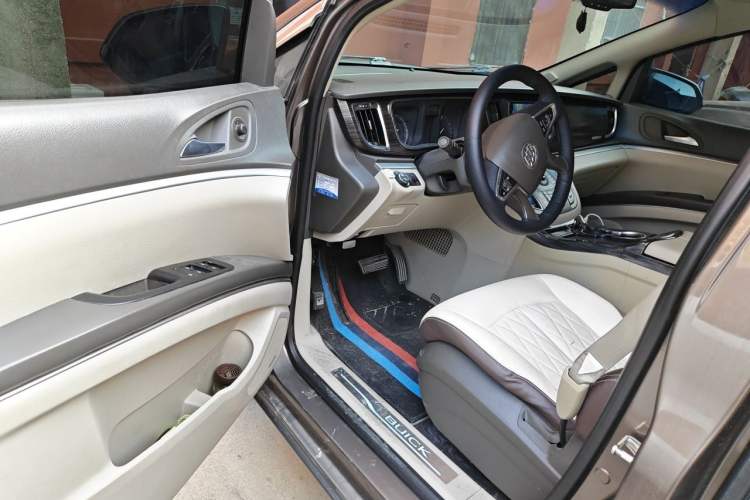 Used Buick GL8 2011 3.0L XT Luxury Business Flagship Edition Driver Seat