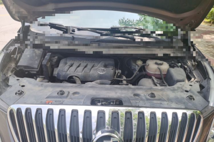Used Buick GL8 2011 2.4L LT Luxury Business Executive Edition Engine Bay