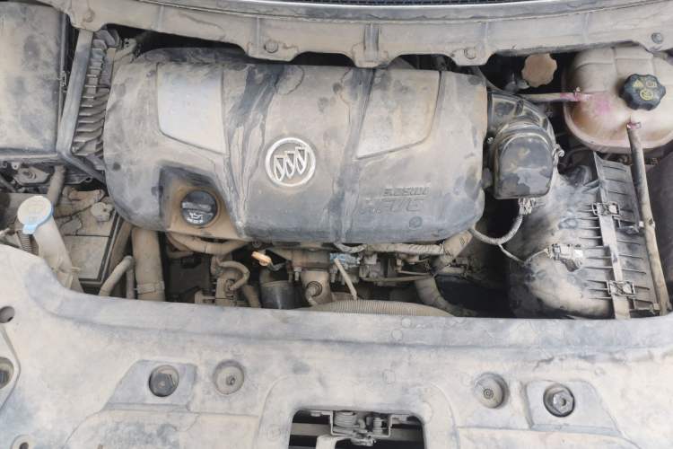 Used Buick GL8 2011 3.0L XT Luxury Business Flagship Edition Engine Bay