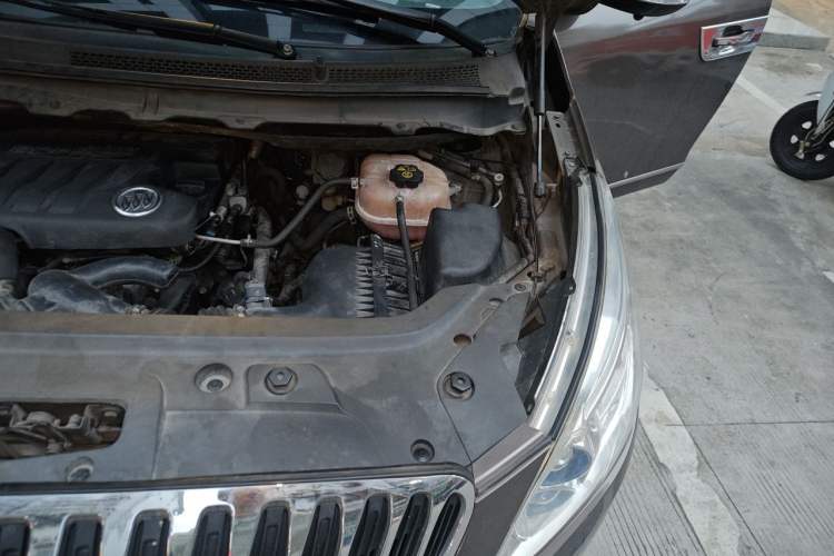 Used Buick GL8 2011 2.4L LT Luxury Business Executive Edition Engine Bay Left