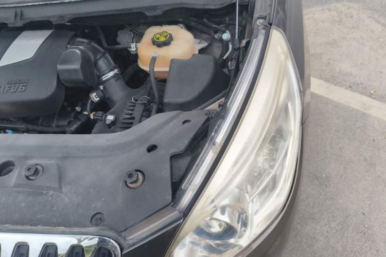 Used Buick GL8 2011 3.0L GT Luxury Business Haoya Edition Engine Bay Left