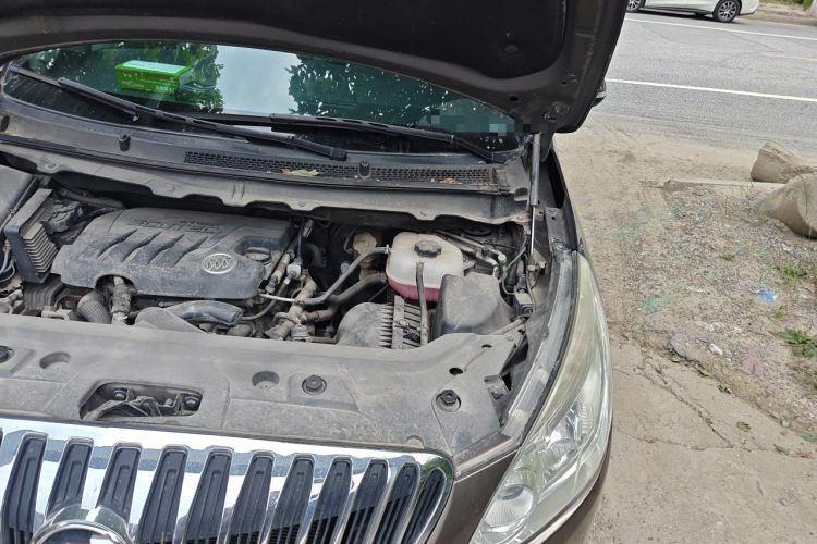 Used Buick GL8 2011 2.4L CT Luxury Business Comfort Edition Engine Bay Left