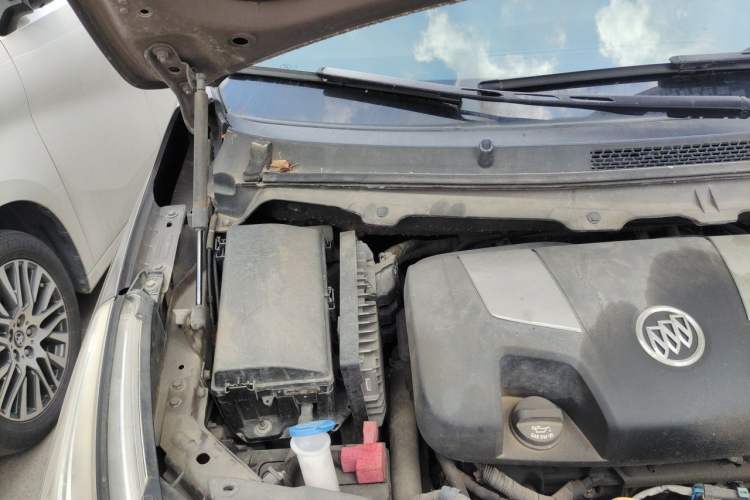 Used Buick GL8 2011 3.0L GT Luxury Business Haoya Edition Engine Bay Right