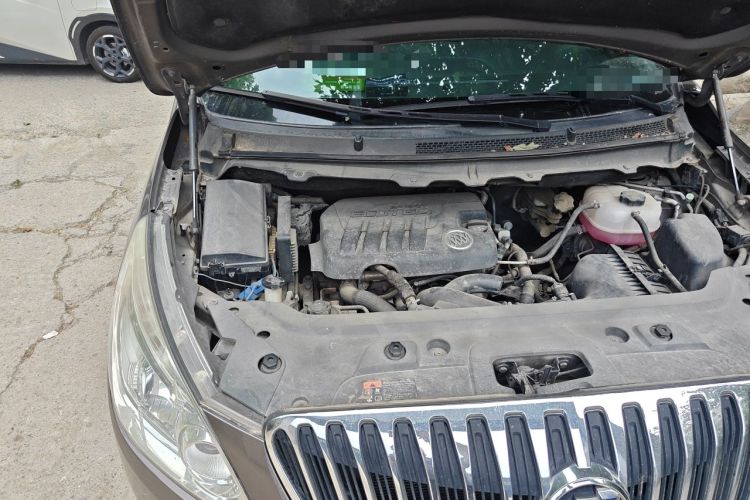 Used Buick GL8 2011 2.4L CT Luxury Business Comfort Edition Engine Bay Right