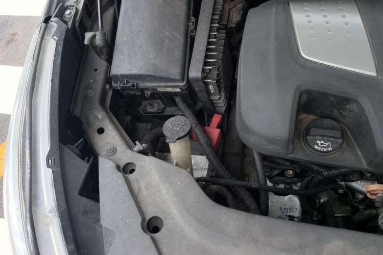Used Buick GL8 2011 3.0L GT Luxury Business Haoya Edition Engine Bay Right