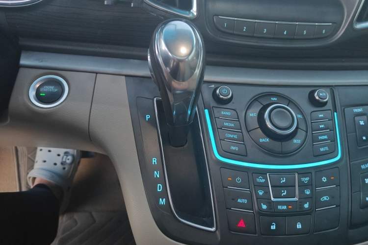 Used Buick GL8 2011 3.0L XT Luxury Business Flagship Edition Gear Lever