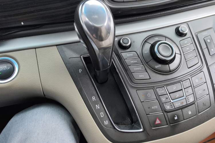 Used Buick GL8 2011 3.0L GT Luxury Business Haoya Edition Gear Lever