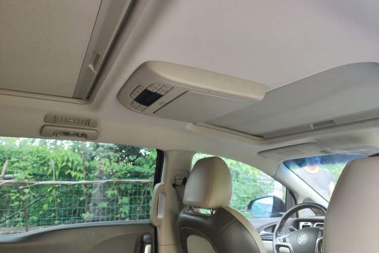 Used Buick GL8 2011 3.0L XT Luxury Business Flagship Edition Headliner
