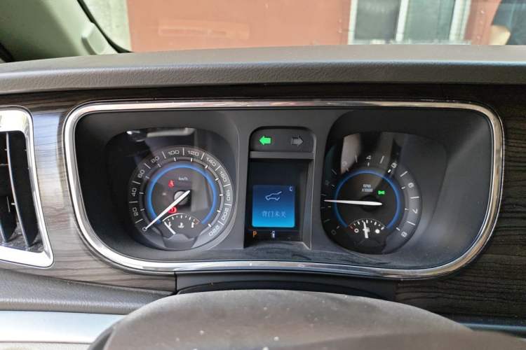 Used Buick GL8 2011 3.0L XT Luxury Business Flagship Edition Instrument Cluster