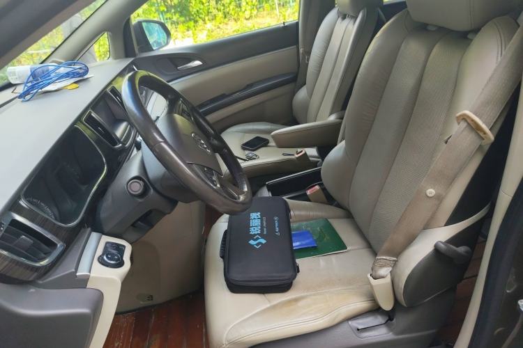 Used Buick GL8 2011 3.0L XT Luxury Business Flagship Edition Left Front Seat