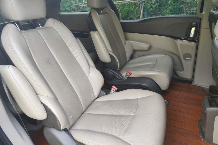 Used Buick GL8 2011 3.0L XT Luxury Business Flagship Edition Left Rear Seat