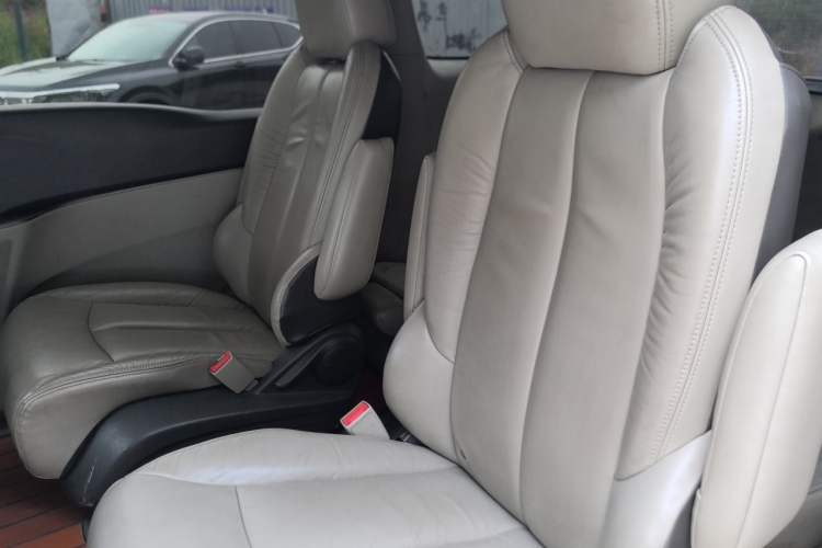 Used Buick GL8 2011 3.0L GT Luxury Business Haoya Edition Left Rear Seat