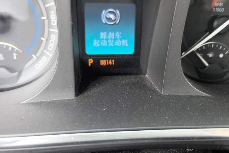 Used Buick GL8 2011 3.0L GT Luxury Business Haoya Edition Odometer Close Up