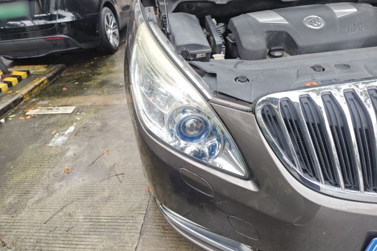 Used Buick GL8 2011 3.0L GT Luxury Business Haoya Edition Right Front Headlight