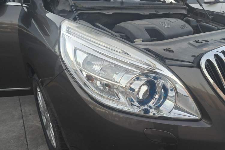 Used Buick GL8 2011 3.0L XT Luxury Business Flagship Edition Right Front Headlight