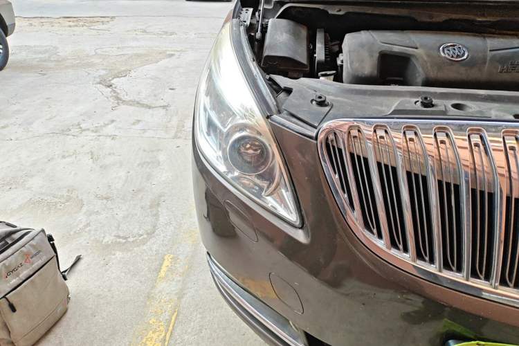 Used Buick GL8 2011 3.0L XT Luxury Business Flagship Edition Right Front Headlight