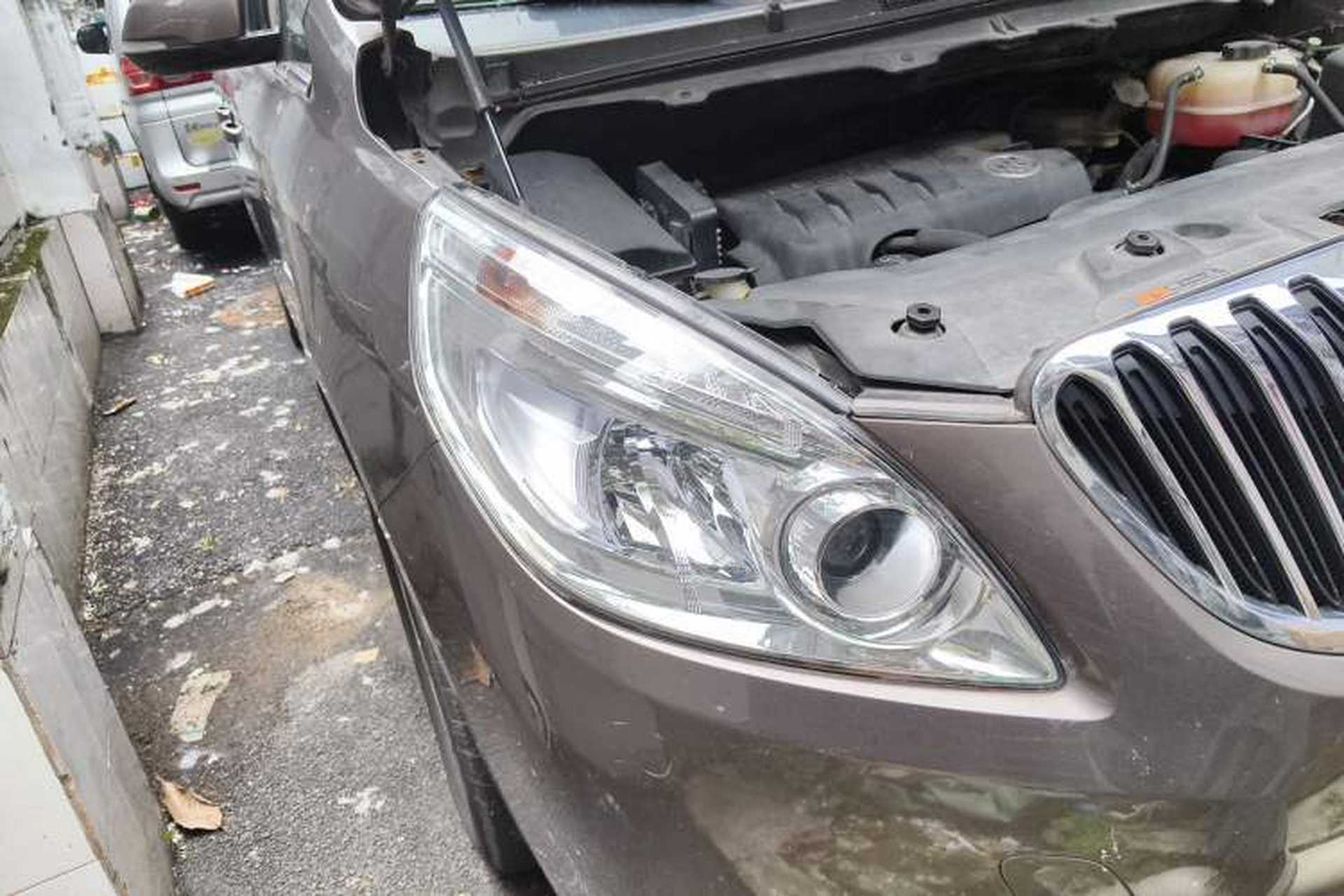 Used Buick GL8 2011 2.4L CT Luxury Business Comfort Edition Right Front Headlight