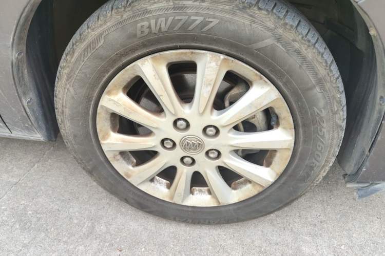 Used Buick GL8 2011 3.0L XT Luxury Business Flagship Edition Right Front Wheel Hub