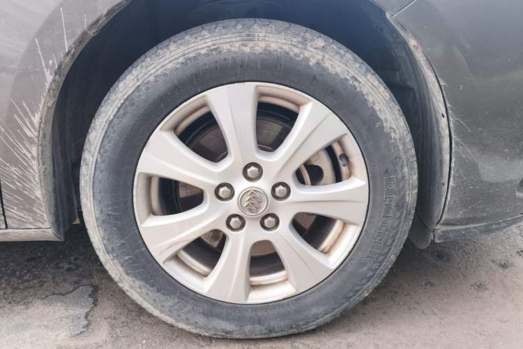 Used Buick GL8 2011 3.0L GT Luxury Business Haoya Edition Right Front Wheel Hub