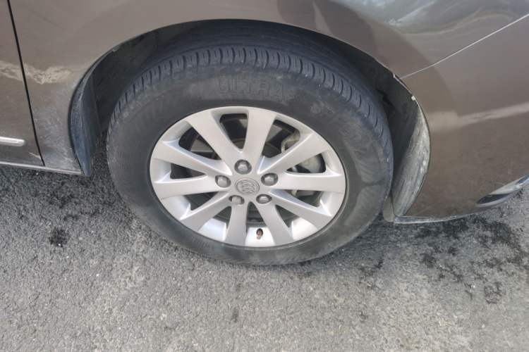Used Buick GL8 2011 2.4L LT Luxury Business Executive Edition Right Front Wheel Hub