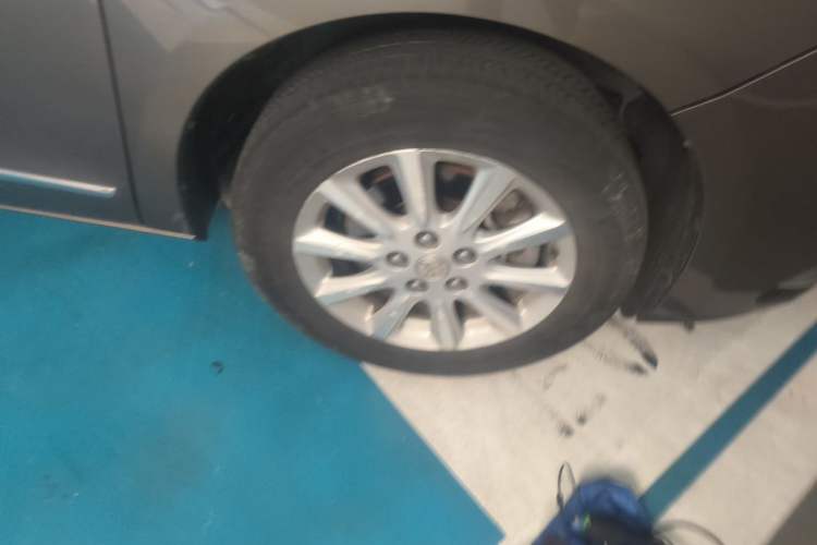 Used Buick GL8 2011 3.0L GT Luxury Business Haoya Edition Right Front Wheel Hub