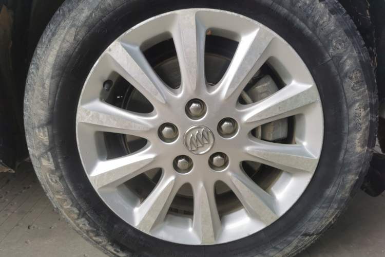 Used Buick GL8 2011 3.0L XT Luxury Business Flagship Edition Right Front Wheel Hub