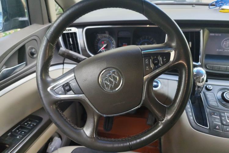 Used Buick GL8 2011 3.0L XT Luxury Business Flagship Edition Steering Wheel