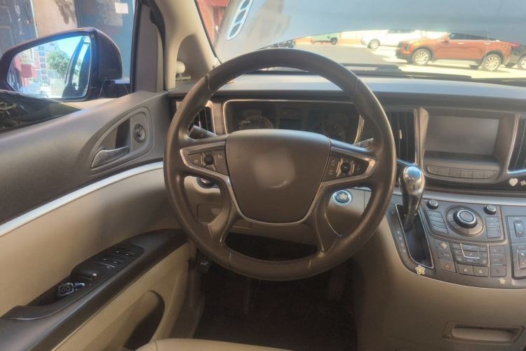 Used Buick GL8 2011 3.0L GT Luxury Business Haoya Edition Steering Wheel