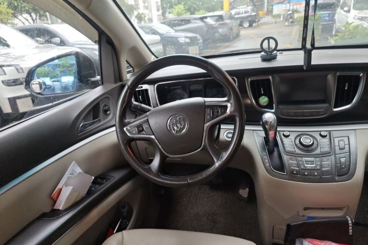 Used Buick GL8 2011 3.0L GT Luxury Business Haoya Edition Steering Wheel