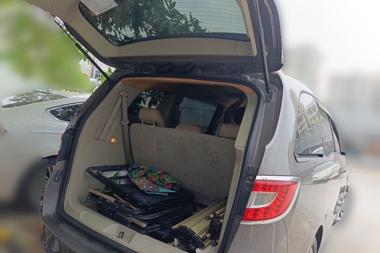 Used Buick GL8 2011 2.4L CT Luxury Business Comfort Edition Trunk