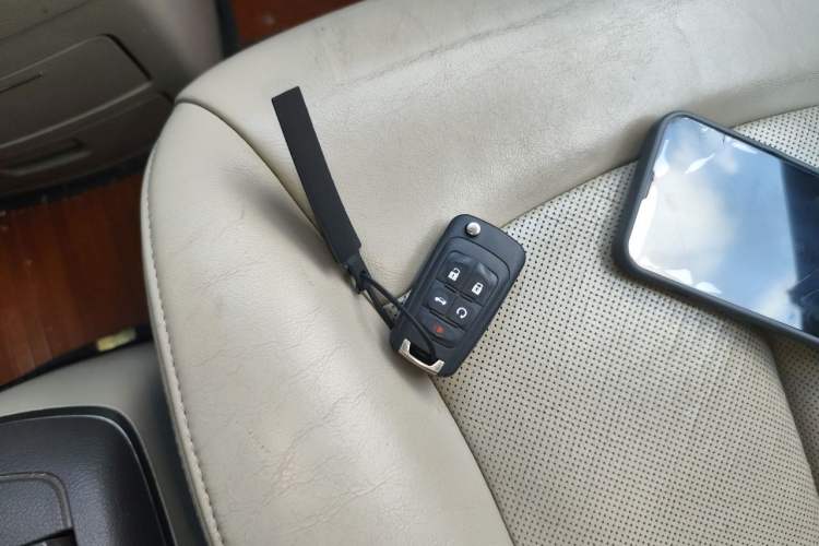 Used Buick GL8 2011 3.0L XT Luxury Business Flagship Edition Vehicle Key