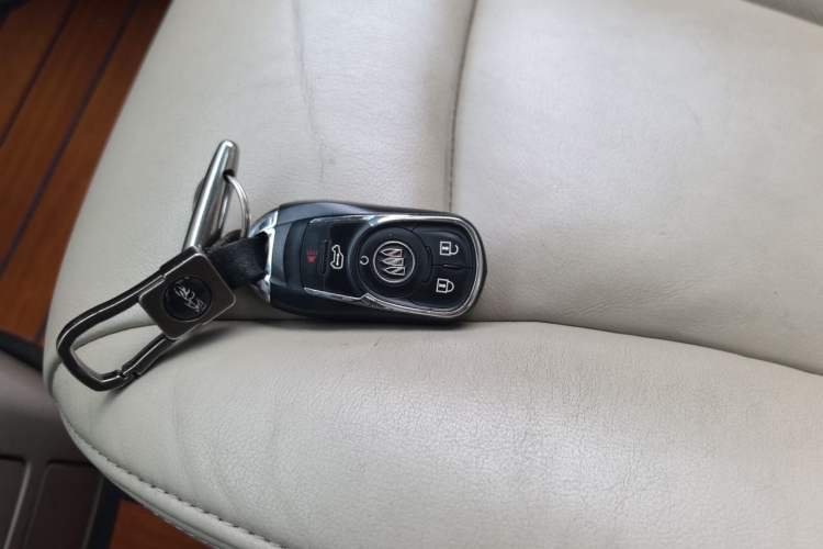 Used Buick GL8 2011 3.0L GT Luxury Business Haoya Edition Vehicle Key
