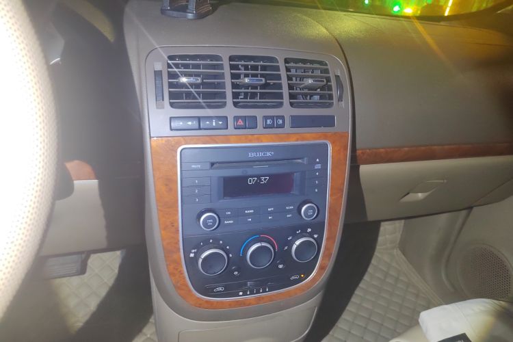 Used Buick GL8 2012 2.4L BASE Comfort Edition Audio And AC Panel