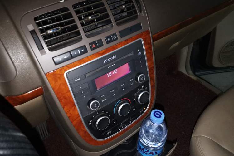 Used Buick GL8 2012 2.4L BASE Comfort Edition Audio And AC Panel