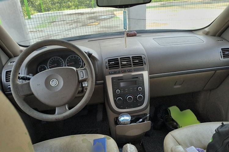 Used Buick GL8 2012 2.4L BASE Comfort Edition Center Console