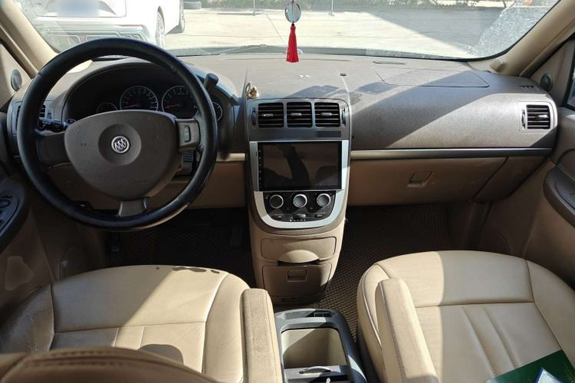 Used Buick GL8 2012 2.4L BASE Comfort Edition Center Console