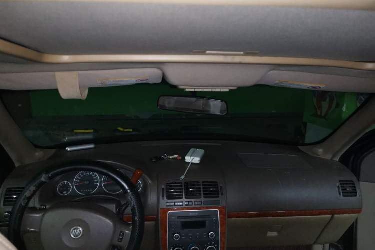 Used Buick GL8 2012 2.4L BASE Comfort Edition Center Console