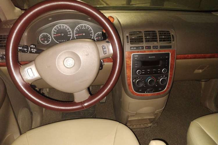 Used Buick GL8 2012 2.4L BASE Comfort Edition Center Console