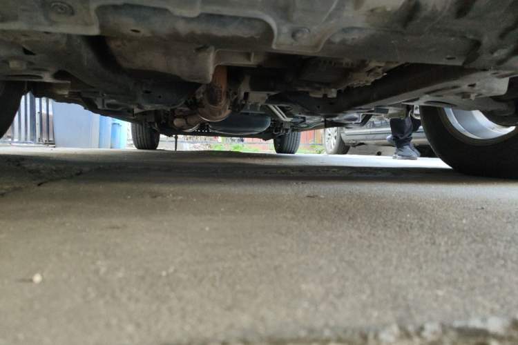 Used Buick GL8 2012 2.4L BASE Comfort Edition Chassis Front