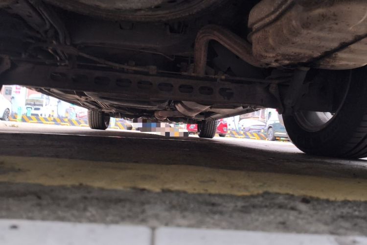 Used Buick GL8 2012 2.4L BASE Comfort Edition Chassis Rear