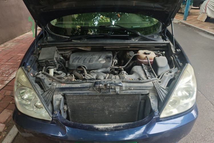Used Buick GL8 2012 2.4L BASE Comfort Edition Engine Bay