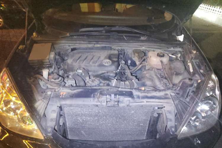 Used Buick GL8 2012 2.4L BASE Comfort Edition Engine Bay