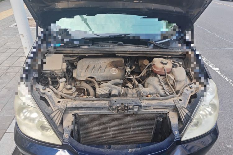 Used Buick GL8 2012 2.4L BASE Comfort Edition Engine Bay