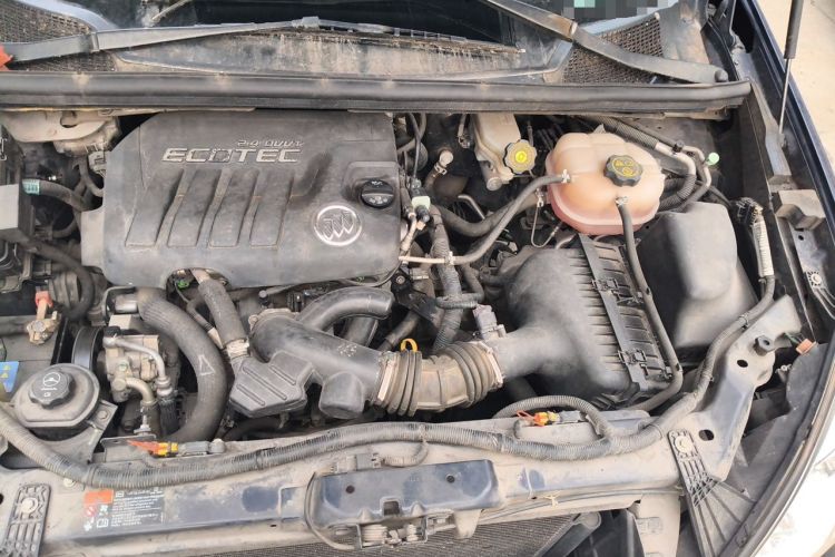 Used Buick GL8 2012 2.4L BASE Comfort Edition Engine Bay Left